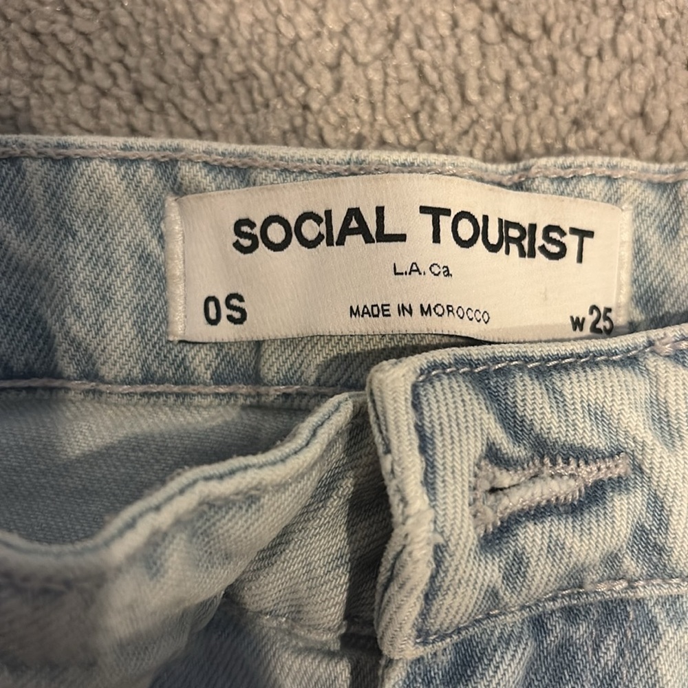High Rise Light Blue Jeans - Picture 2 of 2